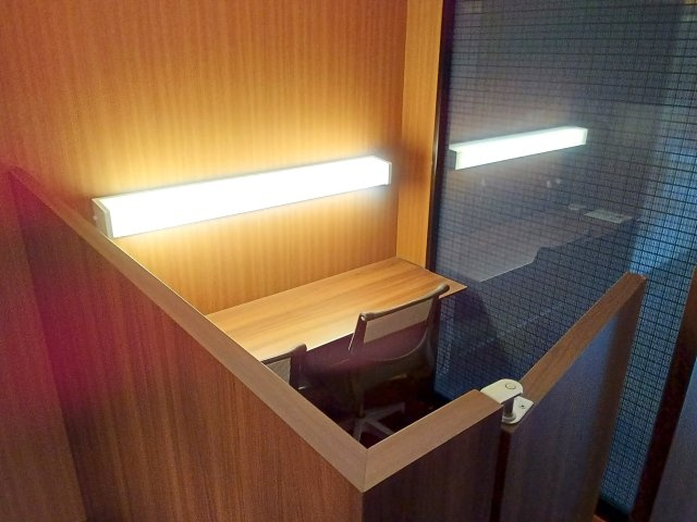 パークホームズ船橋宮本ヒルトップ6階　共用部のテレワークスペース
