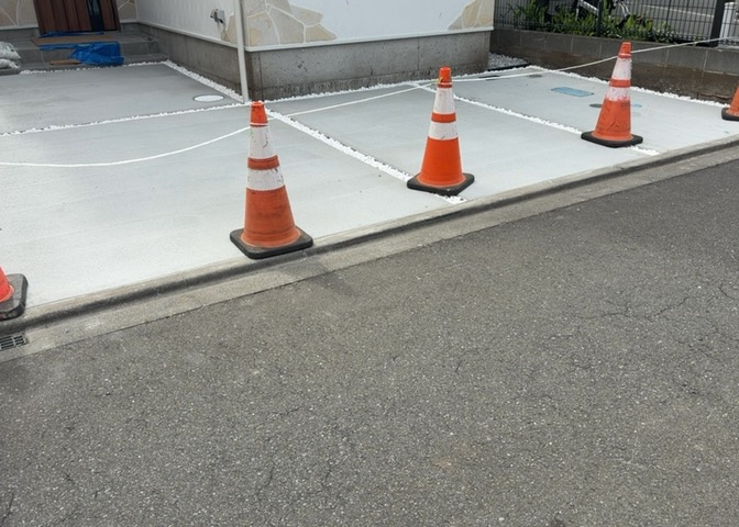 駐車場と明記されていても、最小スペースでつくられた駐車場だと大型車は駐車できなかったり、出入りしにくくなったりする可能性があります。お車のサイズと購入したい物件の駐車場のサイズを現地で確認しましょう。