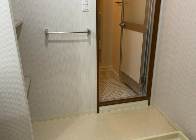 洗面脱衣所は「体を綺麗に整える場所」という目的と役割を持っています。そして便利で使い勝手のいい「体を綺麗に整える場所」にするためには、配置や動線、照明や収納計画をしっかりと検討しておく必要があります。