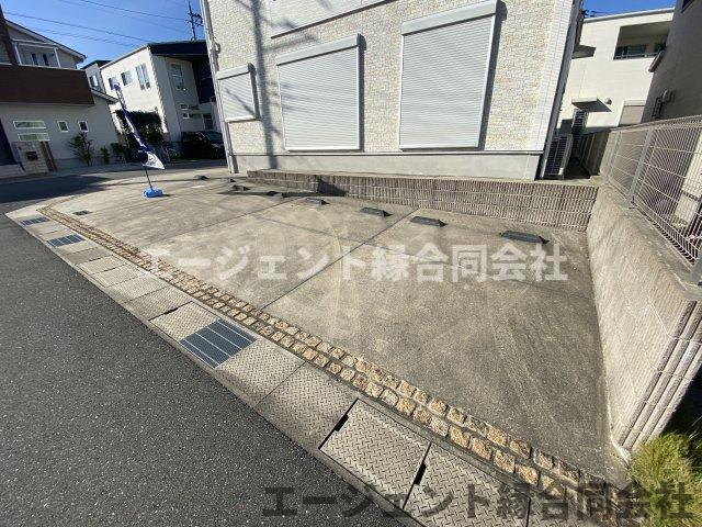 この部分に4台駐車できます。