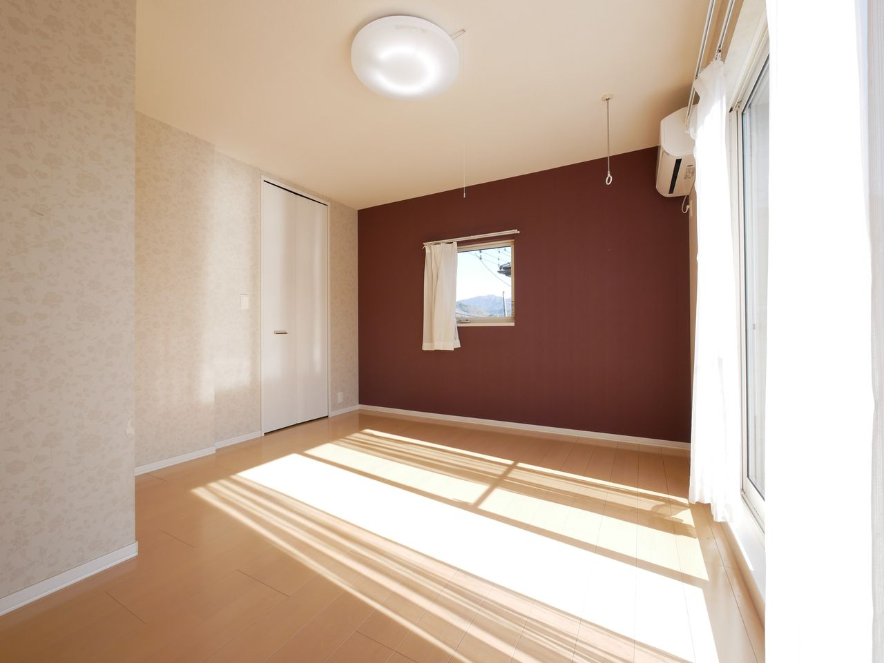 2階　東側洋室　ウォークインクローゼット付き