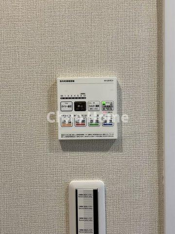 【浴室乾燥機】暖房・冷風・換気・乾燥が可能です。毎日を快適に過ごせるうれしい機能が揃っています。雨の日の洗濯物も安心です。