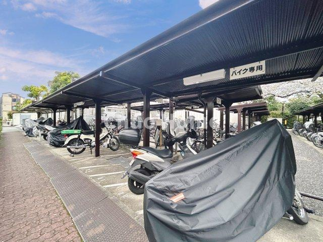 【バイク置場】最新の空き状況や費用などの詳細は担当スタッフまでお問い合わせください。