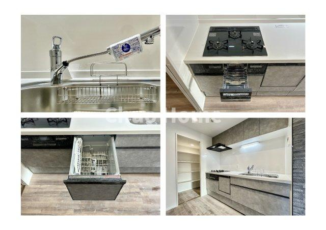 【システムキッチン】ワイドで収納豊富な使い勝手の良いシステムキッチンには、食洗器や伸縮タイプのキッチン水栓、三ツ口コンロ・魚焼きグリルなどの便利な設備が標準完備されています。