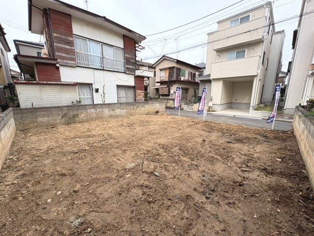 閑静な住宅地・敷地約22坪・希望の間取りが叶いやすい整形地です！自由設計で夢のマイホームはいかがでしょうか！当社無料の間取り作成も承ります！ジョイフーズまで徒歩約10分(750ｍ)！