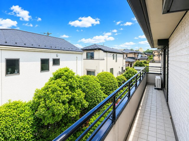 ◆日当たり良好なバルコニー！毎日のお洗濯にも嬉しいですね！　※画像は加工しております。
