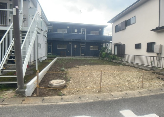 土地を買う際、住む地域の自治体や福祉の補助制度にも注目してみましょう。子供や老人の医療補助やゴミ出しのルールなど、自治体によってルールに大きな違いがあるため、暮らしやすい土地で判断するとよいでしょう。