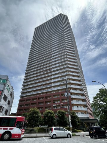 【ファーストタワー大津MARYの外観】