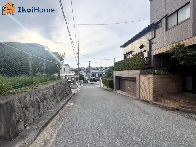 ●年中無休：当日予約可●前面道路は南東側幅員約4ｍ、南西側幅員約5.7ｍ。交通量少なめで安心です！