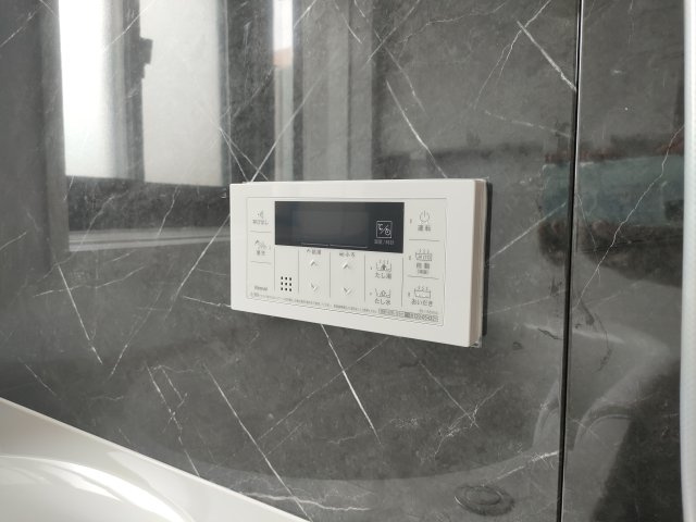 ・追い炊き機能　日々の疲れを癒す浴室には、快適なバスタイムのための設備が整っています。