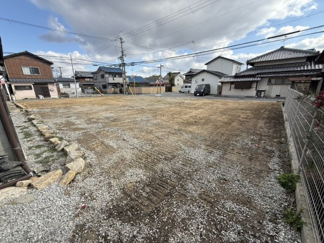 前面道路含む現地写真です