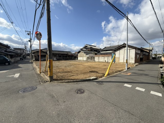 前面道路含む現地写真です
