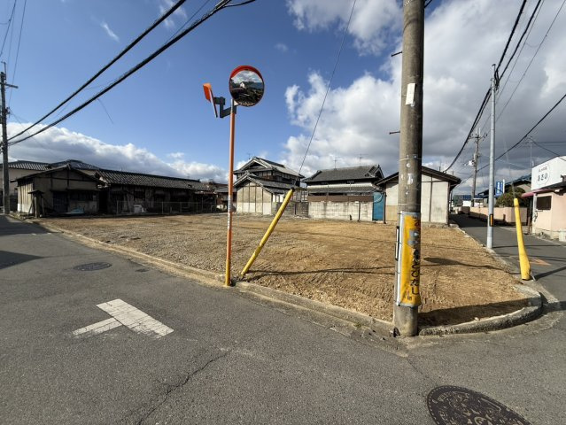 前面道路含む現地写真です