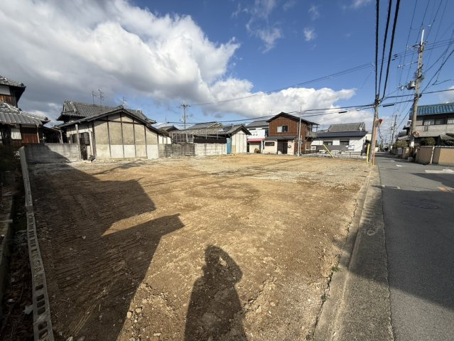前面道路含む現地写真です