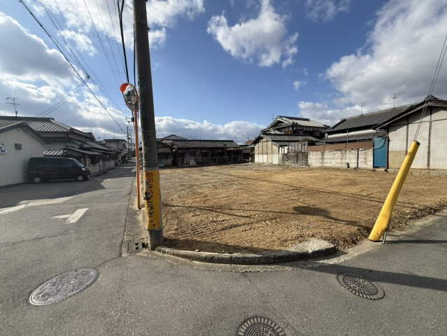 前面道路含む現地写真です