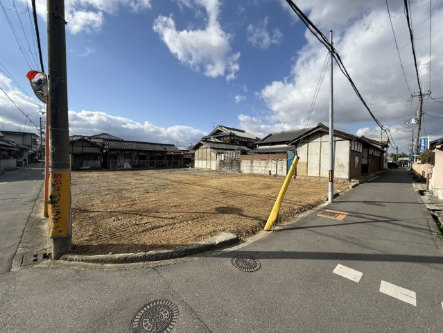 前面道路含む現地写真です