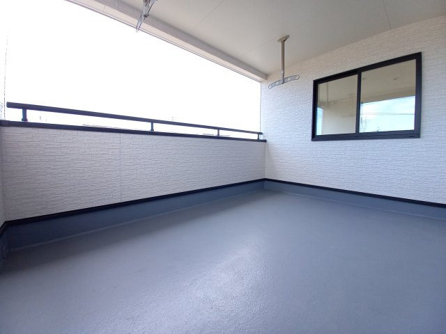 同施工　■□■バルコニーの写真です■□■　お布団なども充分に干せる広さがございます。