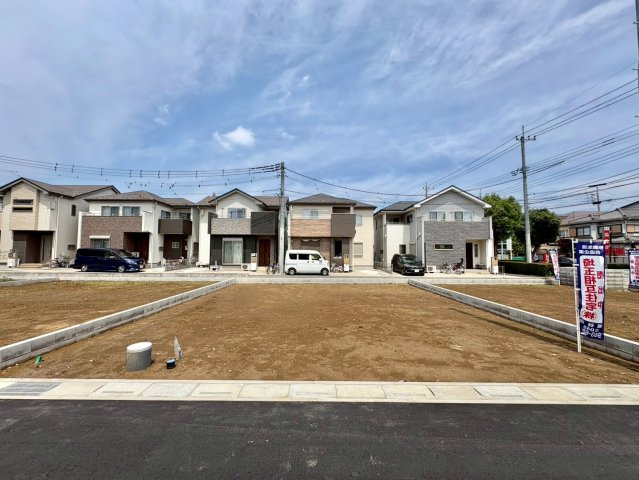 B区画　バス停から徒歩4分！閑静な住宅地！花田小学校まで徒歩2分(約160ｍ)お子様の通学は安心！スーパーマルサン越谷花田店徒歩5分(350ｍ)お買い物は近くて便利です！お気軽にお問い合わせください！