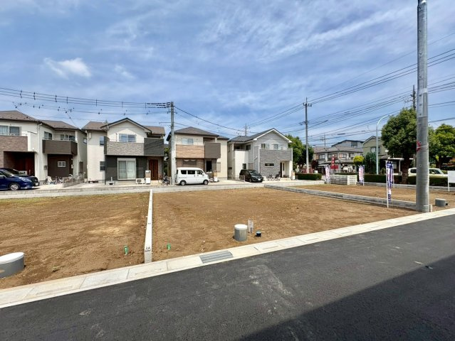 B区画　バス停から徒歩4分！閑静な住宅地！花田小学校まで徒歩2分(約160ｍ)お子様の通学は安心！スーパーマルサン越谷花田店徒歩5分(350ｍ)お買い物は近くて便利です！お気軽にお問い合わせください！