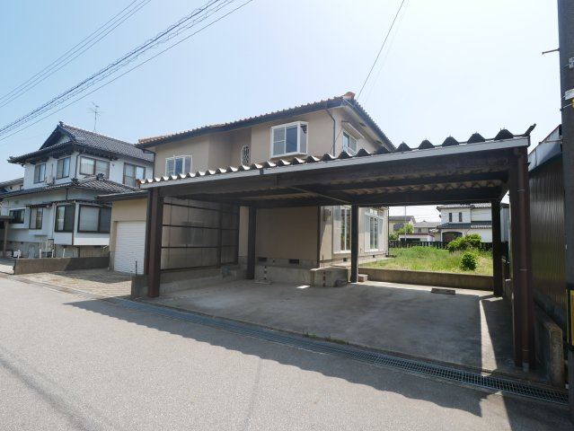 外壁塗装済みです。