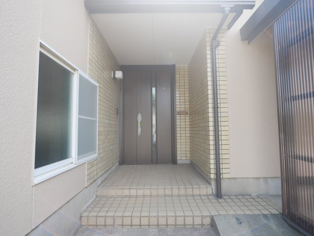 玄関ドアも入替済み♪