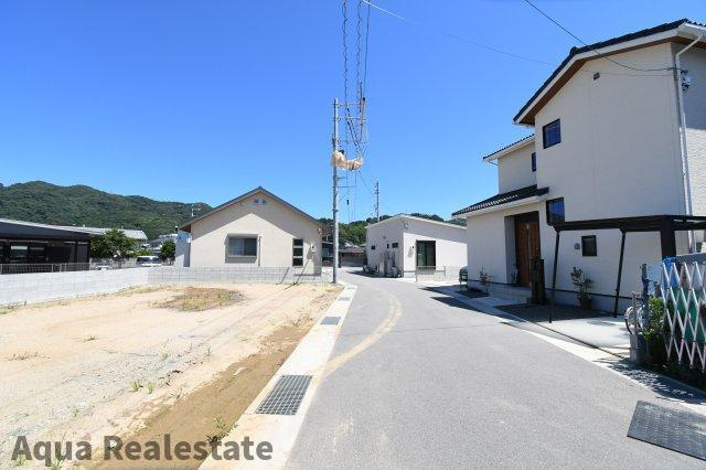 前面道路含む現地写真です　