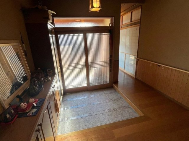 訪れる人を圧倒する風格のある「和」の玄関