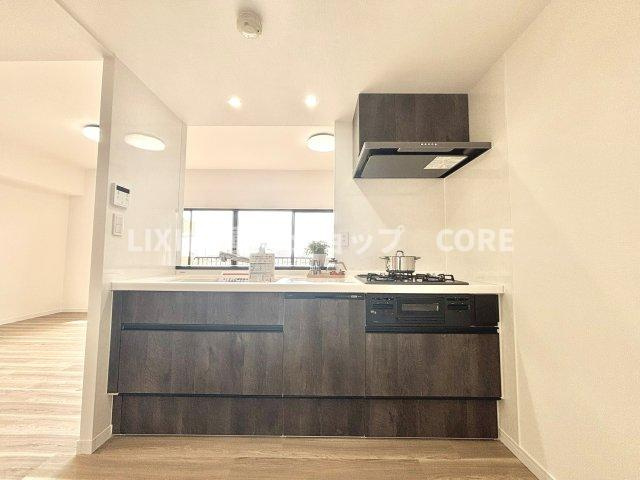 最新のシステムキッチンに新規交換済です。新品のキッチンなのは嬉しいですね。