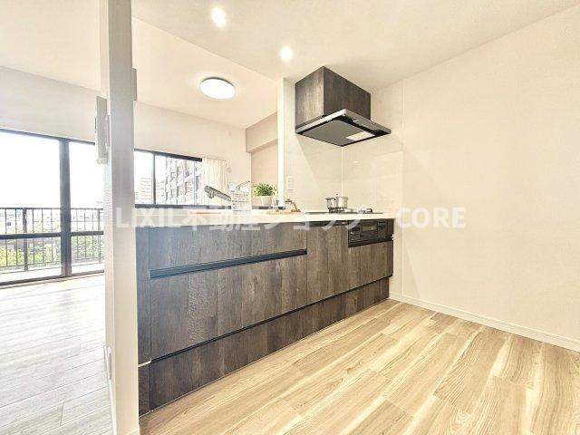 ご家族と会話をしながらお料理ができると楽しいですよね！対面式タイプのキッチン！