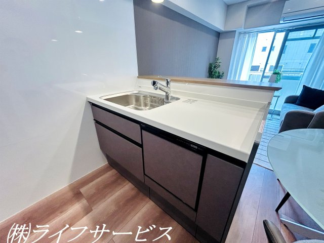 キッチンはカウンター付の？型キッチン（セパレートキッチン）です！