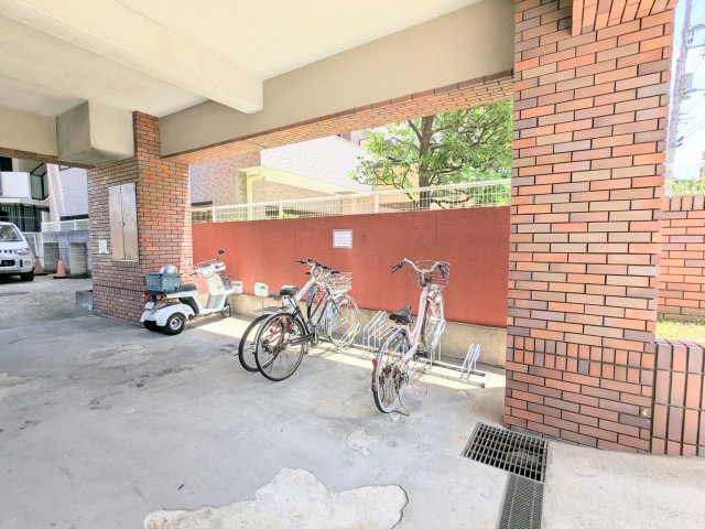 ～バイク置き場　写真～
