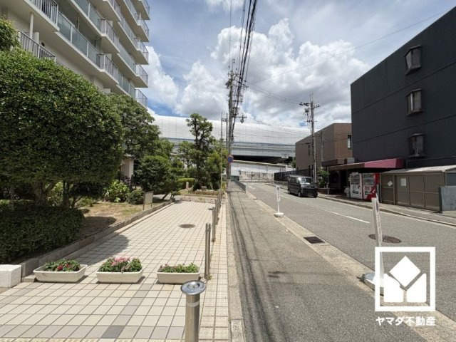 お客様用の座布団や寝具も収納可能