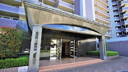 車寄せが可能で、ご家族の乗り降りも便利です。