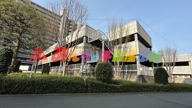機械式ではなく自走式の駐車場になりますのでストレスなくご利用できます。