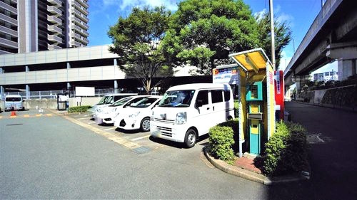 ご親族・ご友人の方が来られた際には敷地内のコインパーキングをご利用いただけます。