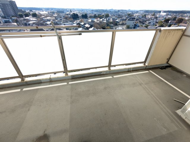 奥行きたっぷりの広々バルコニー