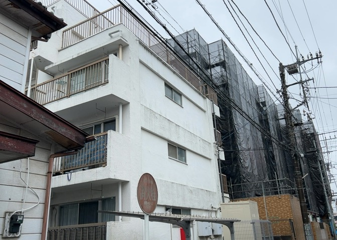 ＳＲＣ造は強度や耐震性の面でもRC造と比べて優れています。そのため、10階建以上の高層または超高層マンションなどの建築にも多く採用されています。柱や梁などのサイズが小さくても高い耐震性を確保できます。