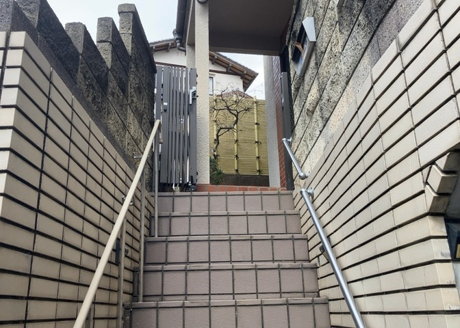 隣家の土地はどうなっているのか、生活利便施設が近くにあるのか、学校まで近いかなど、お客様のライフスタイルにあわせたイメージが重要です。また、近くにあると困る施設が近くにないかも確認するといいでしょう。