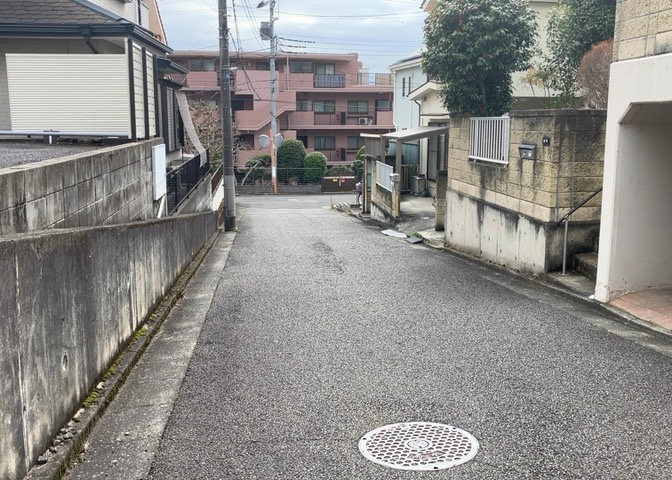 桜や紅葉の名所に出かける人は多いと思いますが、家にいながら季節の移ろいを感じる生活を送りませんか？リビングや窓から見える景色が生活を彩るワンポイントに！現地から見える景色を堪能してみては如何でしょう。