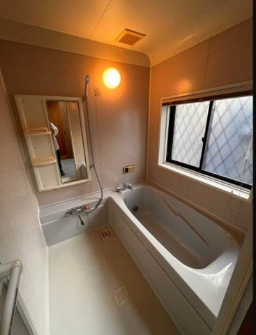 コンパクトで使いやすいお風呂です