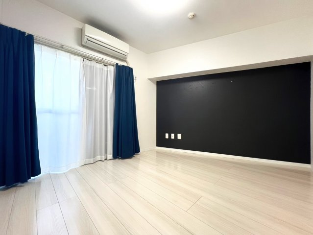 ◆気持ちの良い風が室内へ入り込む居室。家具を配置しても広々ご利用いただけます！！
