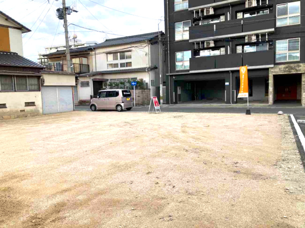 【石坪町（2期）の前面道路含む現地写真】