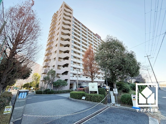 阪神電鉄武庫川線「武庫川団地前」駅まで徒歩約14分、阪神電鉄本線「鳴尾・武庫川女子大前」駅まで徒歩約20分の立地。2沿線利用可能で、毎日の通勤・通学だけでなく、休日のお出かけまで利便性に優れています。