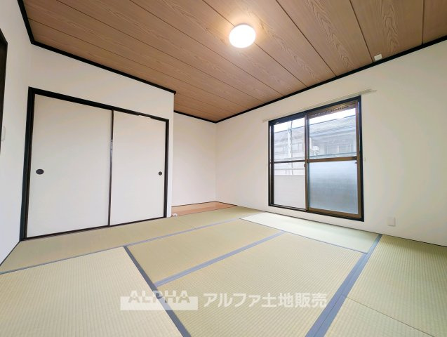 和室ならではの温かな和の空間で寛ぎの時間を過ごせます