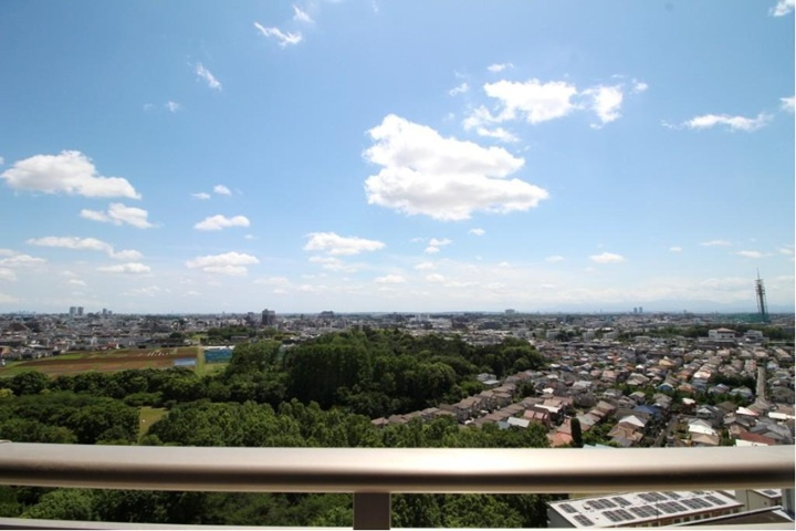 19階からの開放的な眺望は、非日常的な雰囲気をお楽しみいただけます