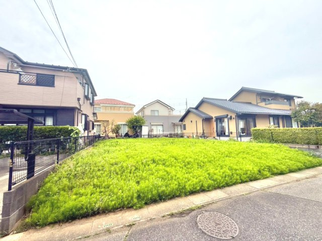 南東道路に面し陽当り良好！敷地約51坪・自由設計で夢のマイホームはいかがでしょうか！希望の間取りが叶いやすい整形地です！建築条件なし・お好きなハウスメーカーで建築可能です！