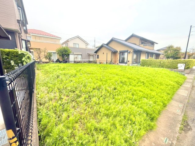 南東道路に面し陽当り良好！敷地約51坪・自由設計で夢のマイホームはいかがでしょうか！希望の間取りが叶いやすい整形地です！建築条件なし・お好きなハウスメーカーで建築可能です！