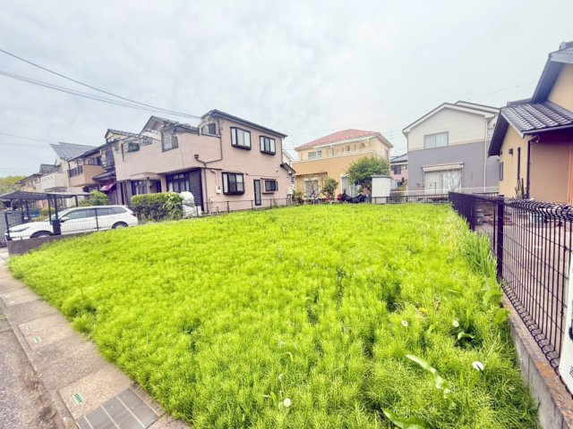 南東道路に面し陽当り良好！敷地約51坪・自由設計で夢のマイホームはいかがでしょうか！希望の間取りが叶いやすい整形地です！建築条件なし・お好きなハウスメーカーで建築可能です！
