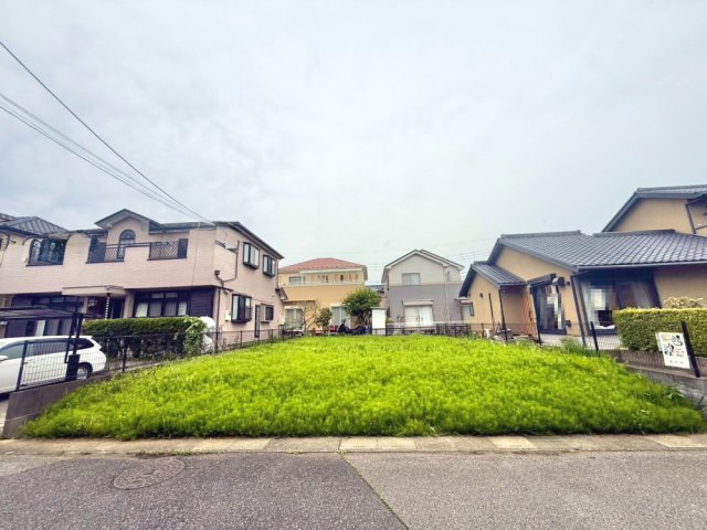 南東道路に面し陽当り良好！敷地約51坪・自由設計で夢のマイホームはいかがでしょうか！希望の間取りが叶いやすい整形地です！建築条件なし・お好きなハウスメーカーで建築可能です！
