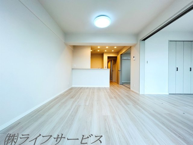 ＬＤＫ12.6帖／リフォーム済につき即入居可！上層階・東南向きにつき陽当り眺望良好！